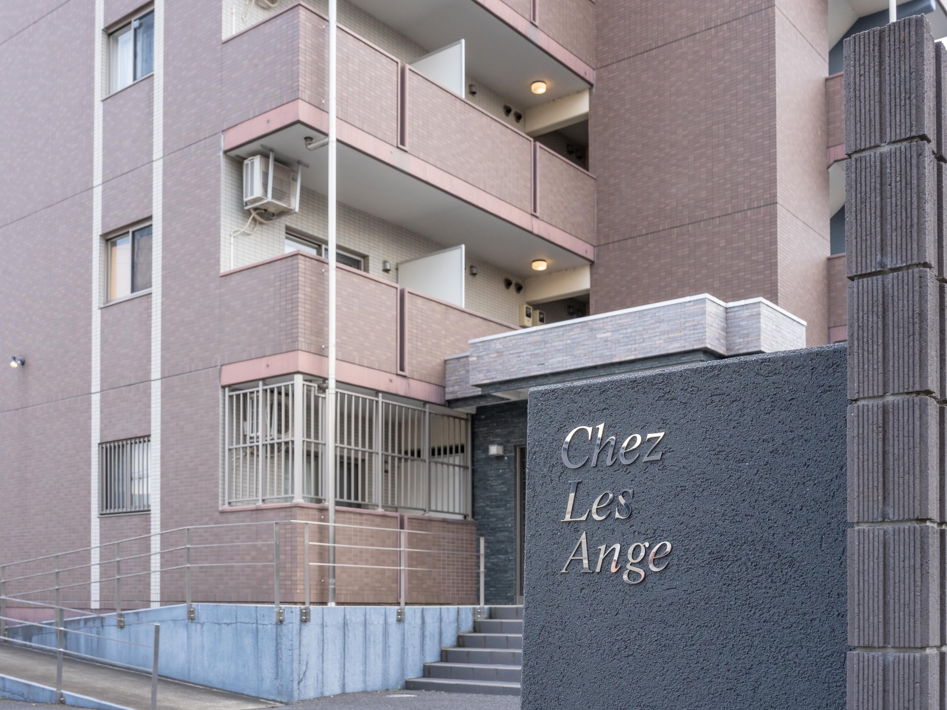 Chez Les Angeの建物外観